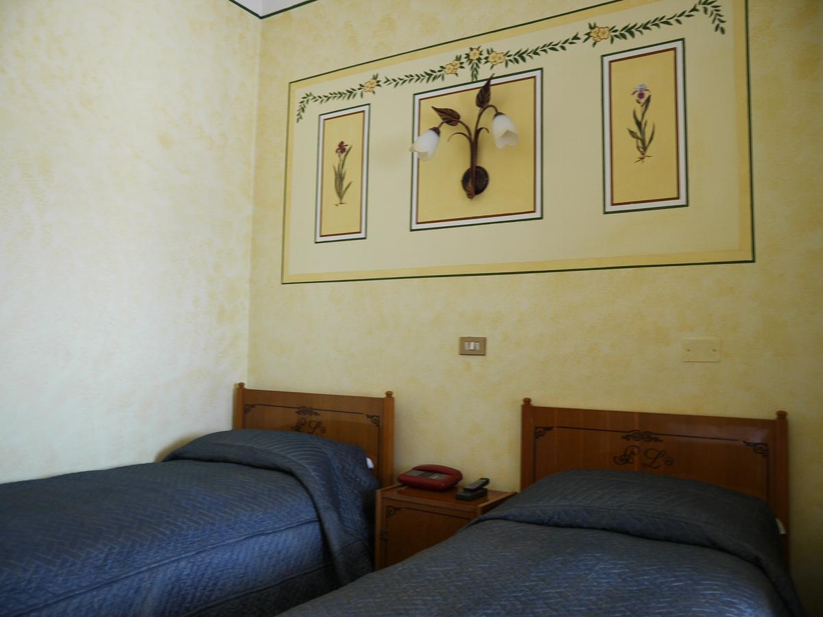 Pensione Lidia San Salvo Bagian luar foto